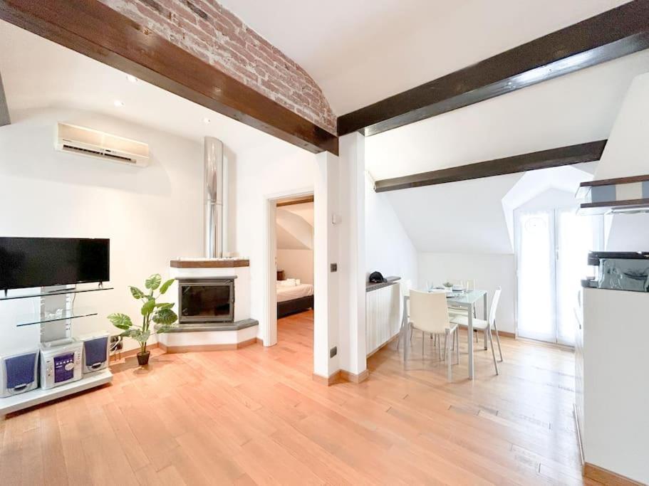 사보나 Elegante Mansarda 300Mt Dal Mare - Centro - Wifi 아파트 외부 사진