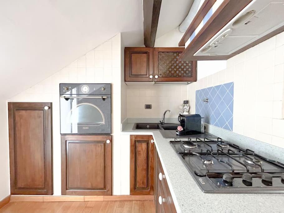 사보나 Elegante Mansarda 300Mt Dal Mare - Centro - Wifi 아파트 외부 사진